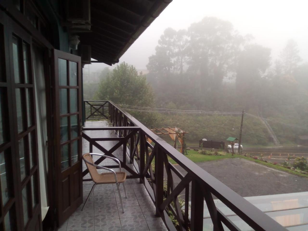 Pousada Tres Pinheiros Gramado Bagian luar foto